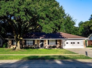 2808 Myatt Ln, El Campo, TX 77437