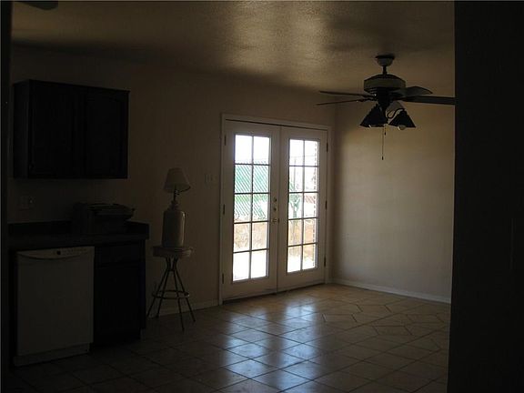 4th image of 3812 Moonlight Ave
