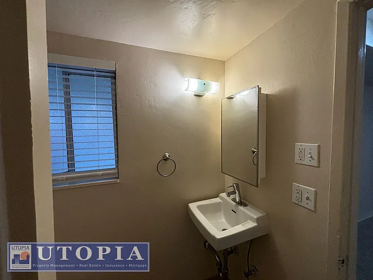 110 Kaye St #11 — Photo 10