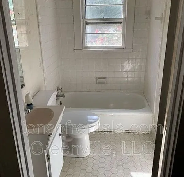 205 Curry St — Photo 10
