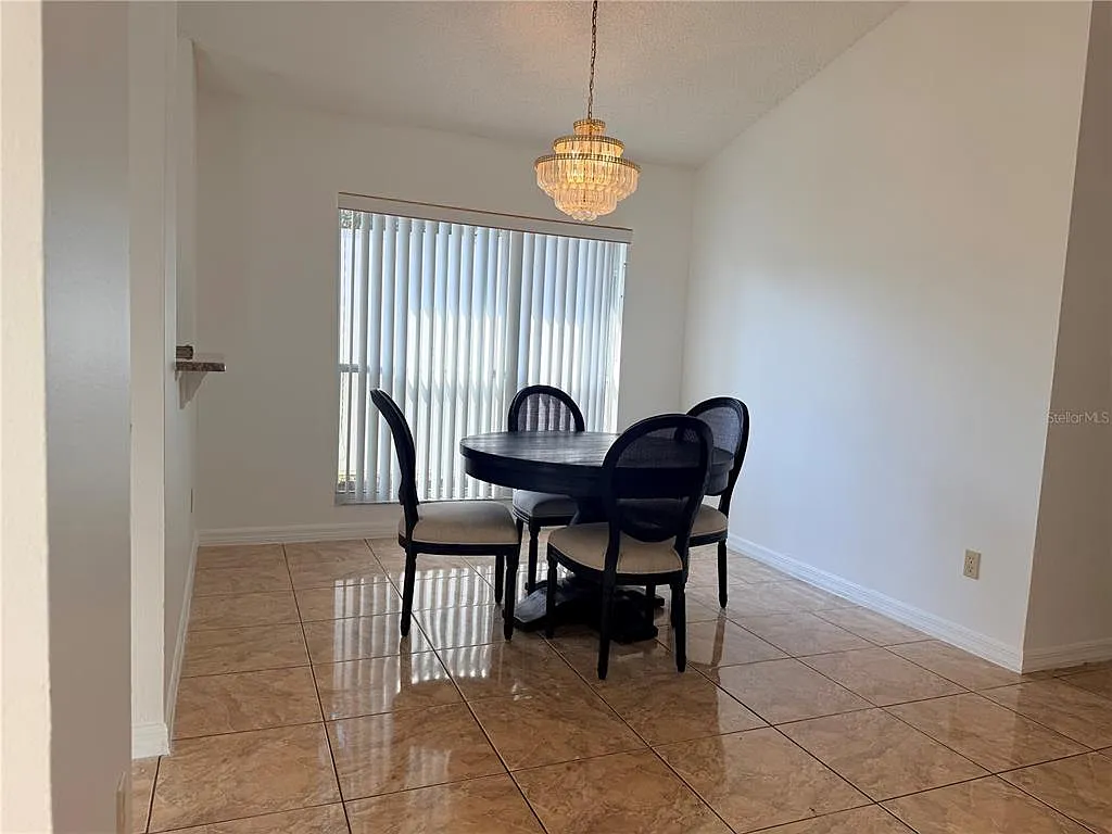 4 bed, 2.0 bath, 1520 sqft, $2,500 — Photo 4