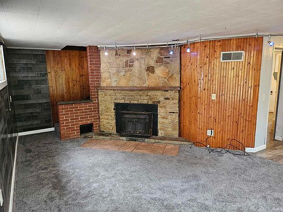 4th image of 216 N Beach Dr