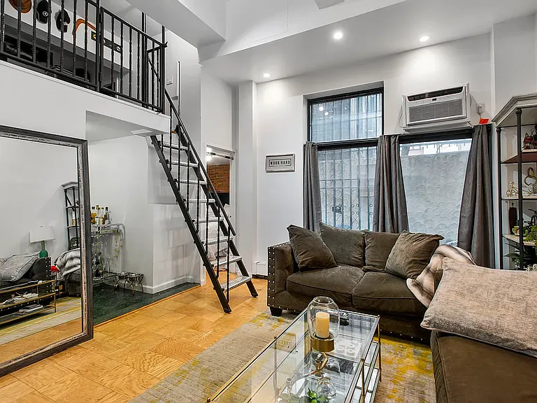 350 E 62nd St #1 — Photo 4