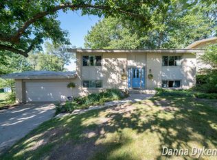 8301 Courtland Dr NE, Rockford, MI 49341