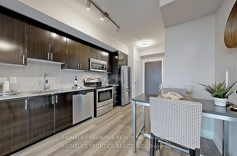 7161 Yonge St #2528 — Photo 12