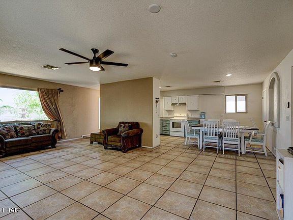 5th image of 124 Acoma Blvd N