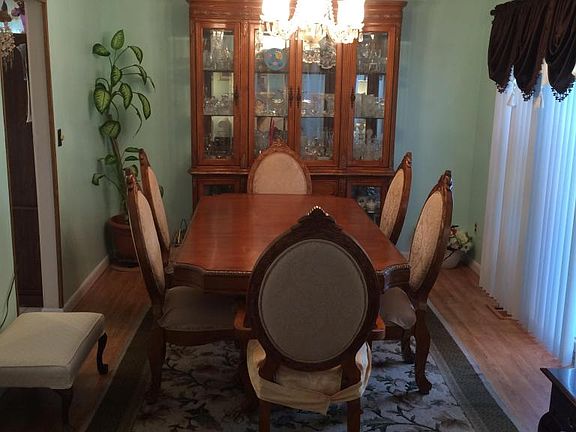 4th image of 233 Hearth Ct