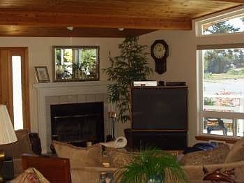 3rd image of 6124 Mission Ave NW