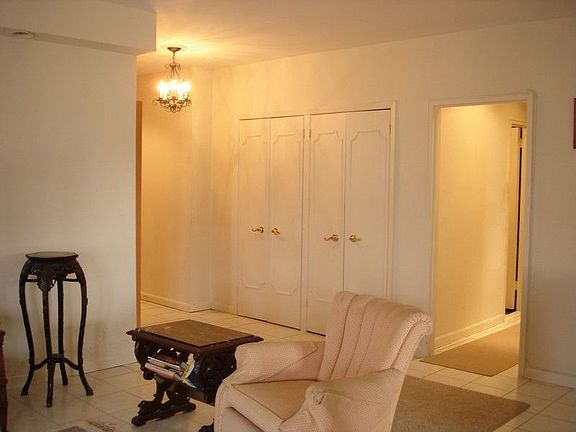 3rd image of 16201 Powells Cove Blvd APT 4G