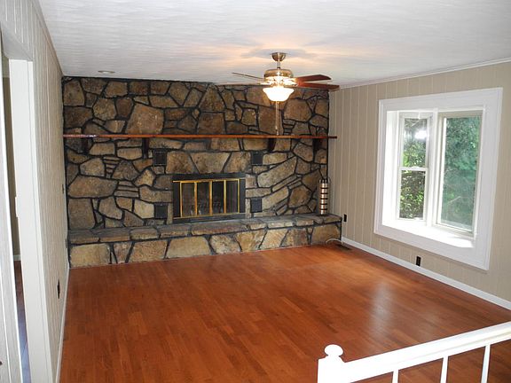 3rd image of 145 Woody Meadow Dr