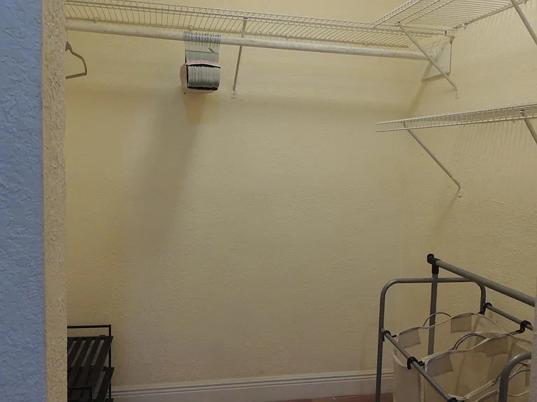8234 SW 197th Ter — Photo 11