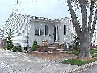 1st image of 7 Dewey St E