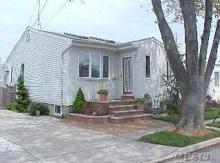 7 Dewey St E, East Rockaway, NY 11518