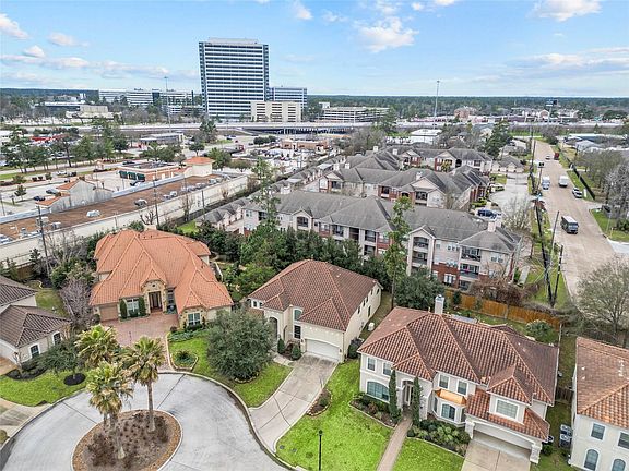 5th image of 15611 Lake Iris Dr
