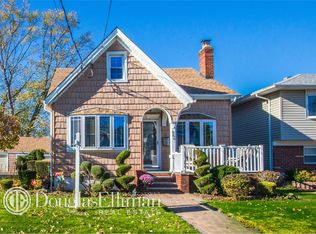 966 Tyrus Ct, Merrick, NY 11566