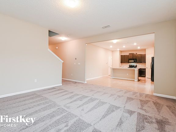 3rd image of 11040 Haws Ln
