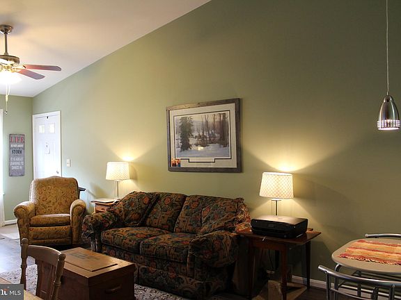 3rd image of 1820 Vincenza Dr APT F
