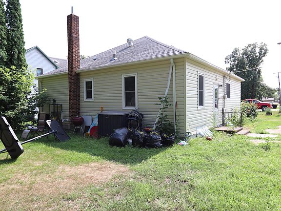 4th image of 105 E Atlantic Ave