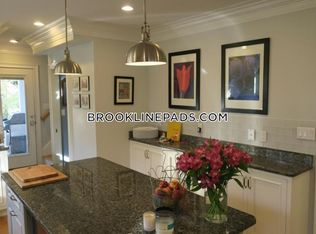 281 Walnut St #2, Brookline, MA 02445