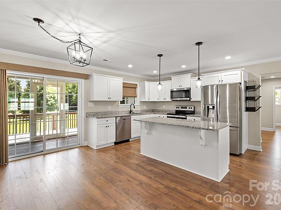 4th image of 2507 Bill Thompson Rd