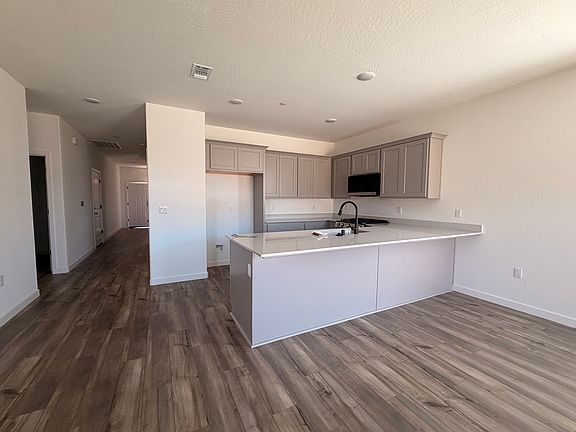 2nd image of 620 Riley Ave