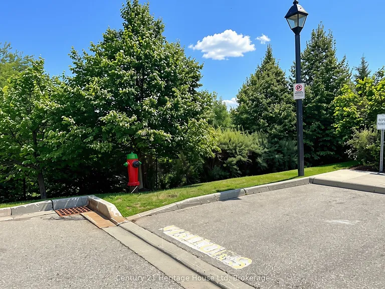 654 Woodlawn Rd E #B — Photo 37