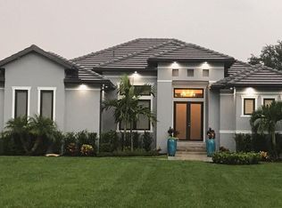 480 9th St SW, Naples, FL 34117