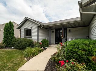 6864 S 34th St, Franklin, WI 53132
