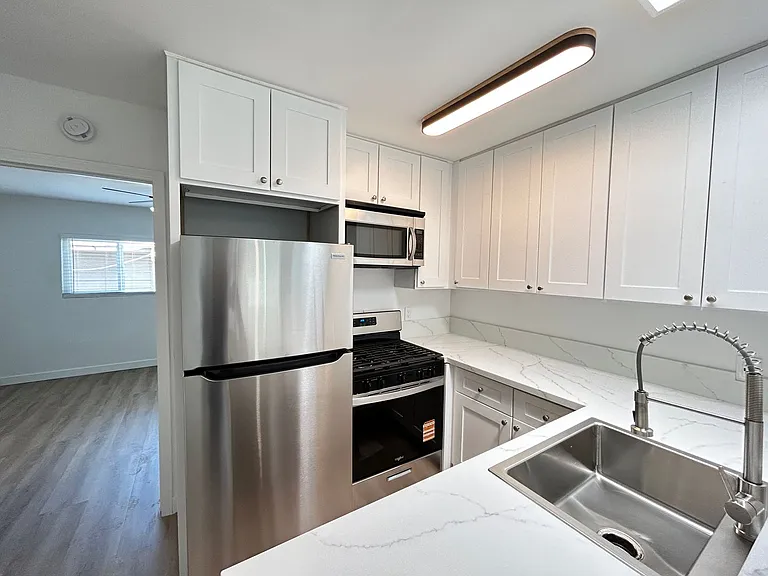 1825 S. Beloit Ave — Photo 18
