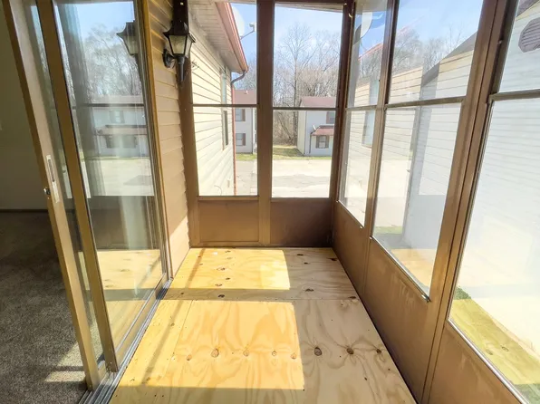 East Memorial Apartments