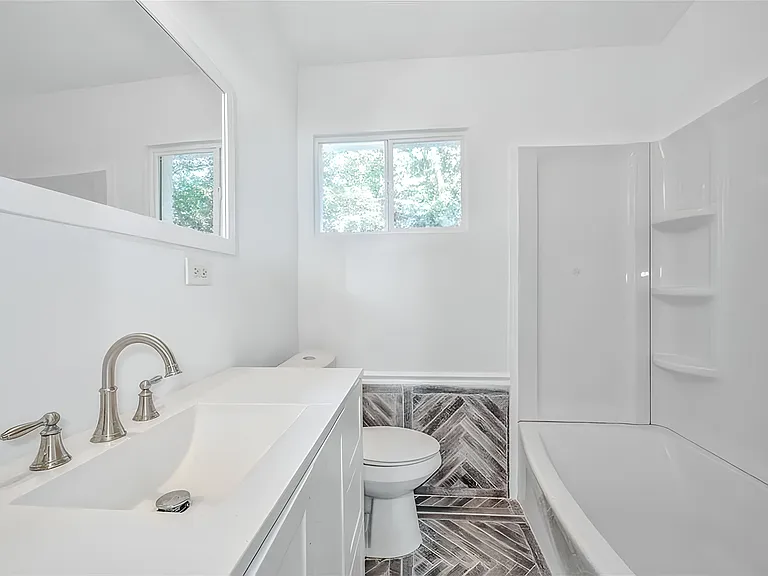 Godfrey Dr SW — Photo 8