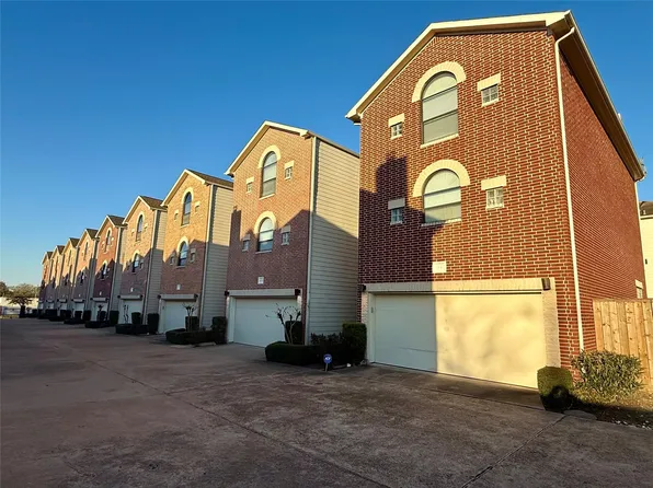 9833 Sandra Ann Ct, Houston, TX 77025