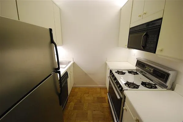 Rented by Luxury Habitat | media 51