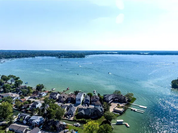 1100 Nokomis Way, Waterford MI