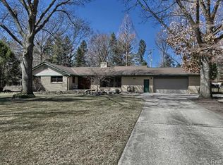 9220 Peters Rd, Algonac, MI 48001