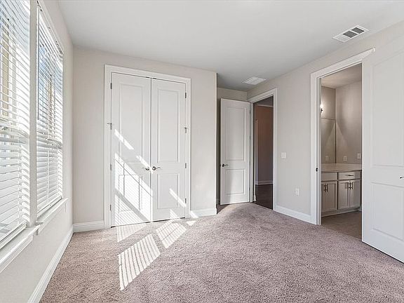5th image of 108 Strata Dr