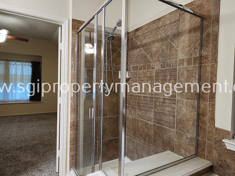 12032 Henderson Dr — Photo 19