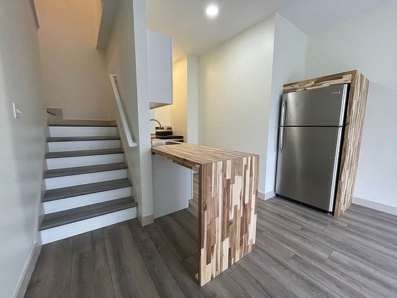 5th image of 125 N Washington St APT 5