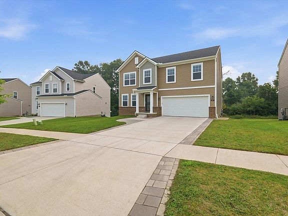 5th image of 247 Sandhill Ct