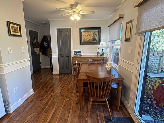 5th image of 1030 Larson Ct