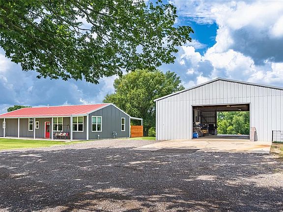 2nd image of 5021 Red Hill Rd