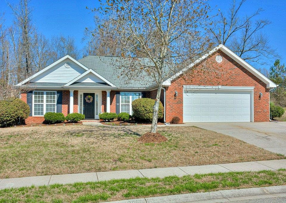1st image of 2028 Lake Forest Dr