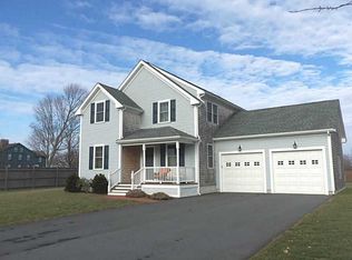 91 Greene Ln, Middletown, RI 02842