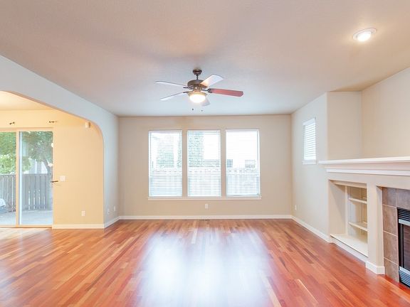 3rd image of 6222 NE Woodview Dr