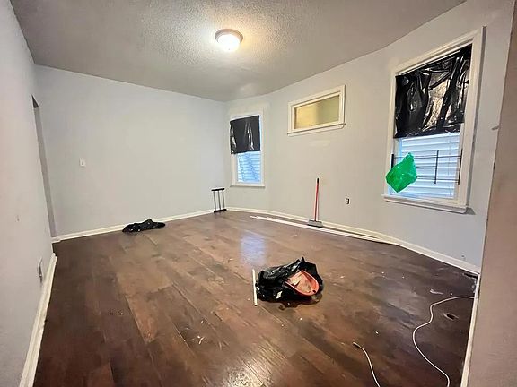 5th image of 119 Seymour Ave #1B