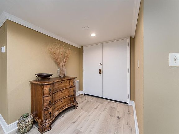5th image of 1480 GULF BOULEVARD #610