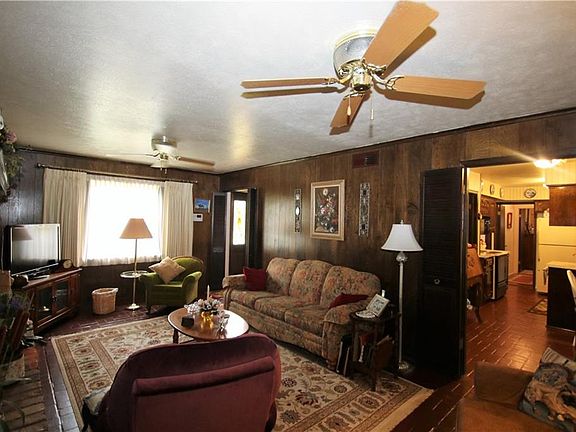 4th image of 11 Post Oak Trl