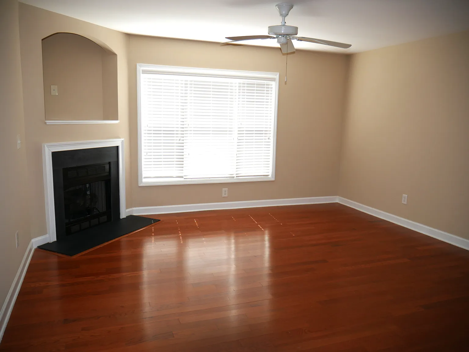 2 bed, $1,295 — Photo 3