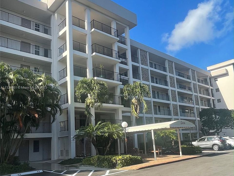 1st image of 2801 N Palm Aire Dr APT 209