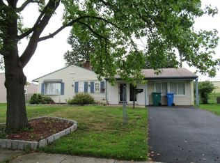 115 Border Rock Rd, Levittown, PA 19057